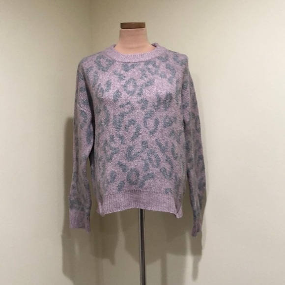 Revolve John + Jenn Sweater Size Medium Pastel Purple Leopard Crewneck Pullover - Picture 2 of 10
